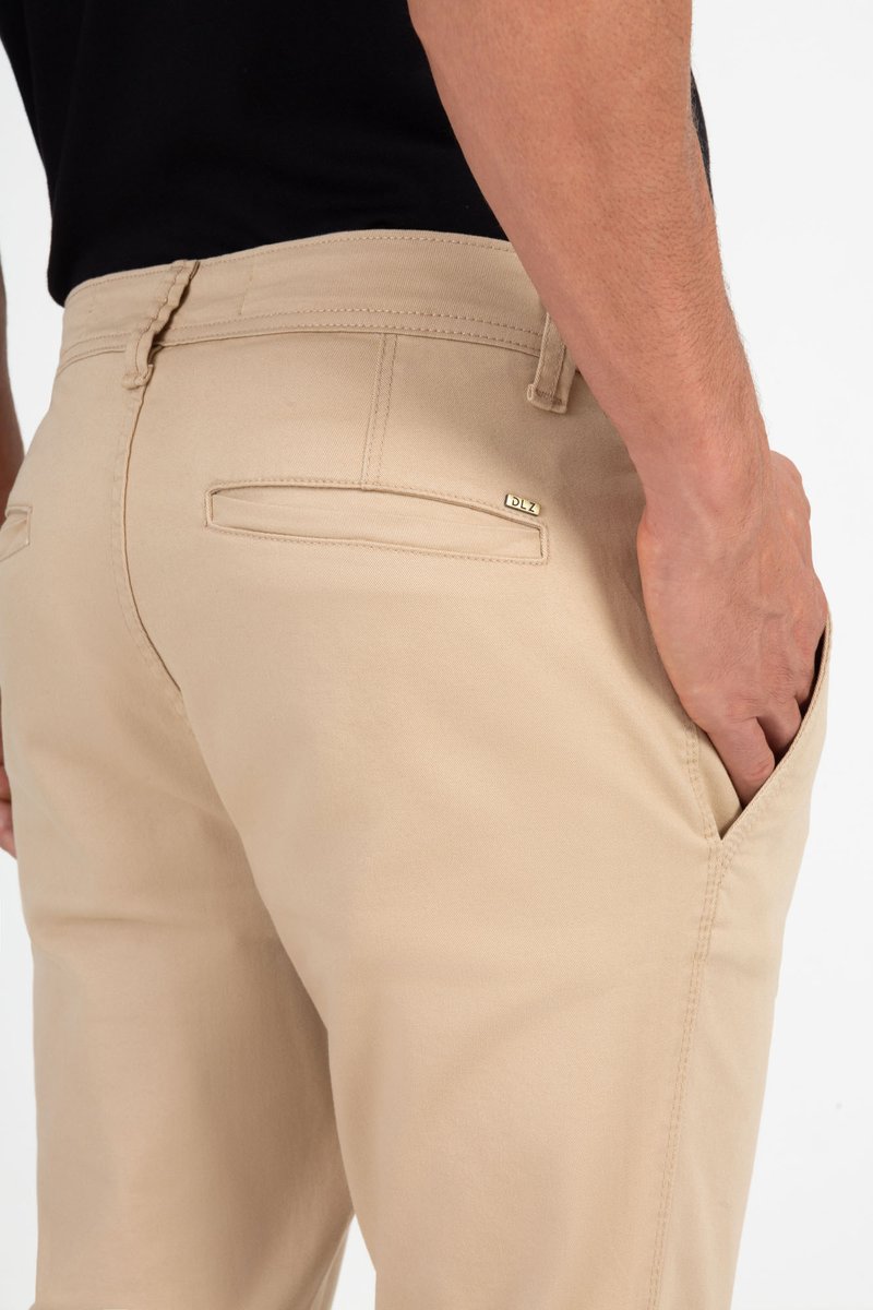 Calça Cropped Chino em Lycra DLZ