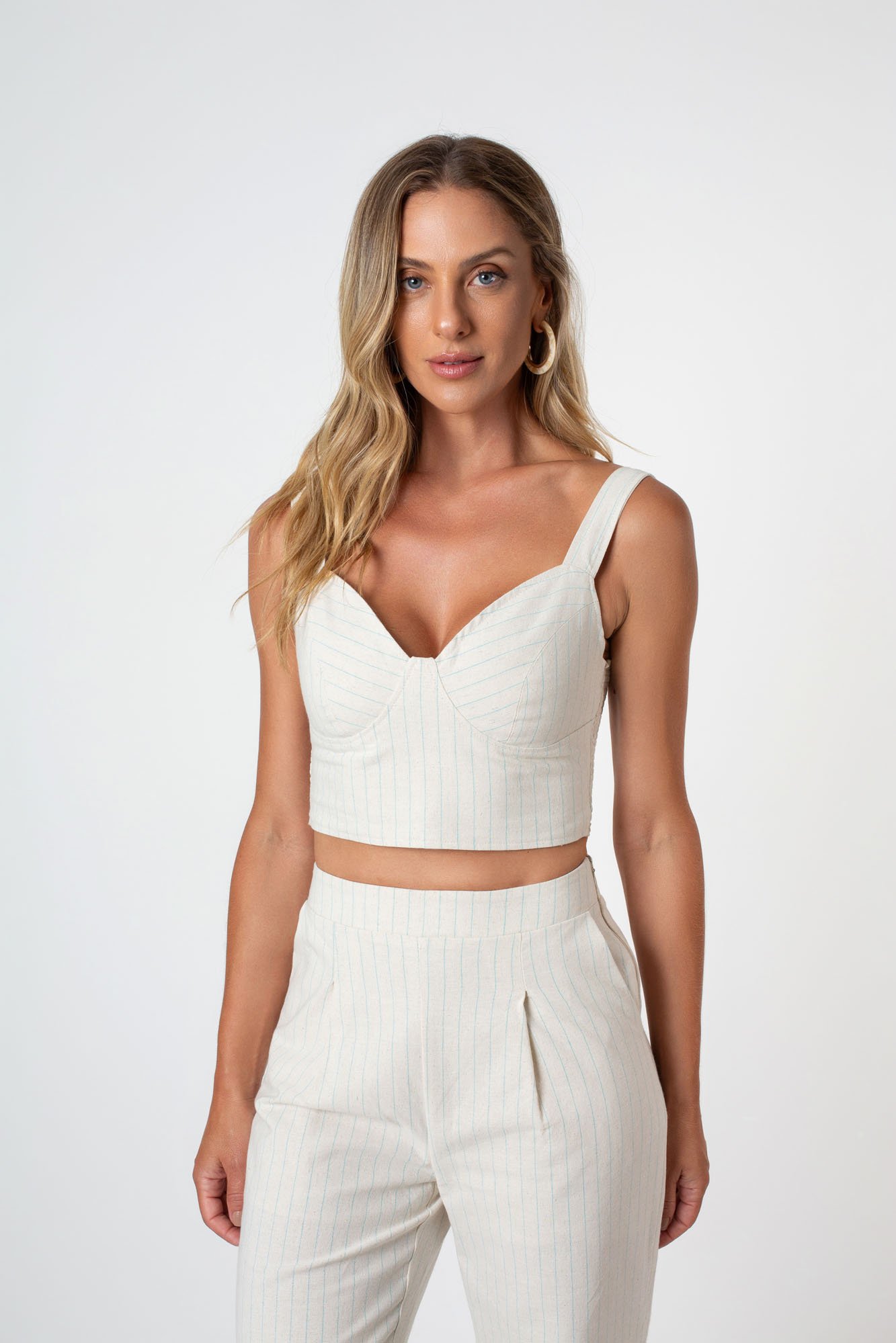 Top Cropped em Linho Azul Flor de Lis