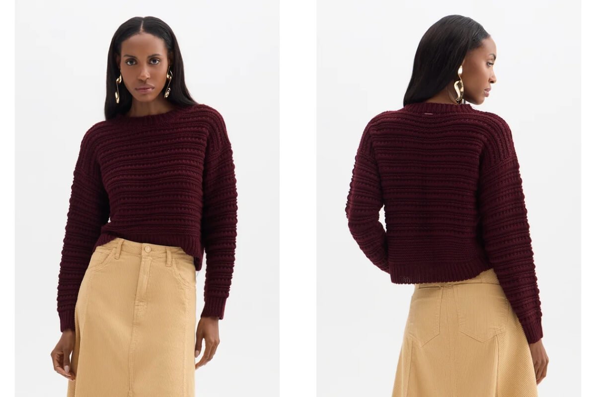 mulher usando uma saia e blusa trico