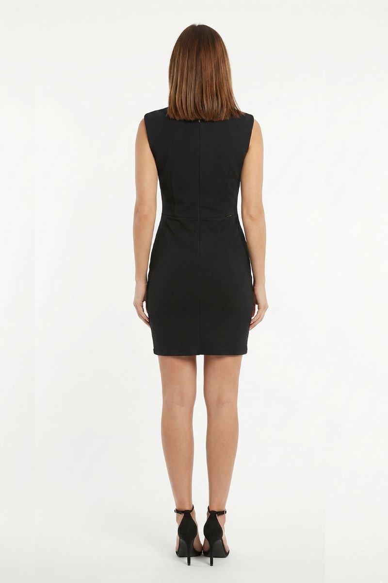 Modelagem Elegante do Vestido