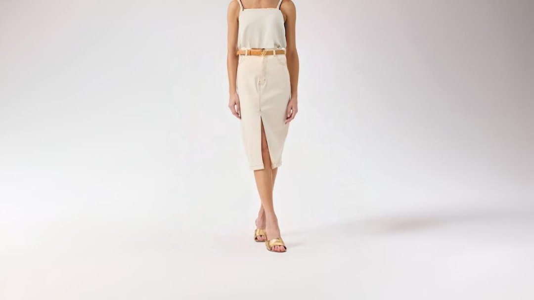 saia midi de cor clara