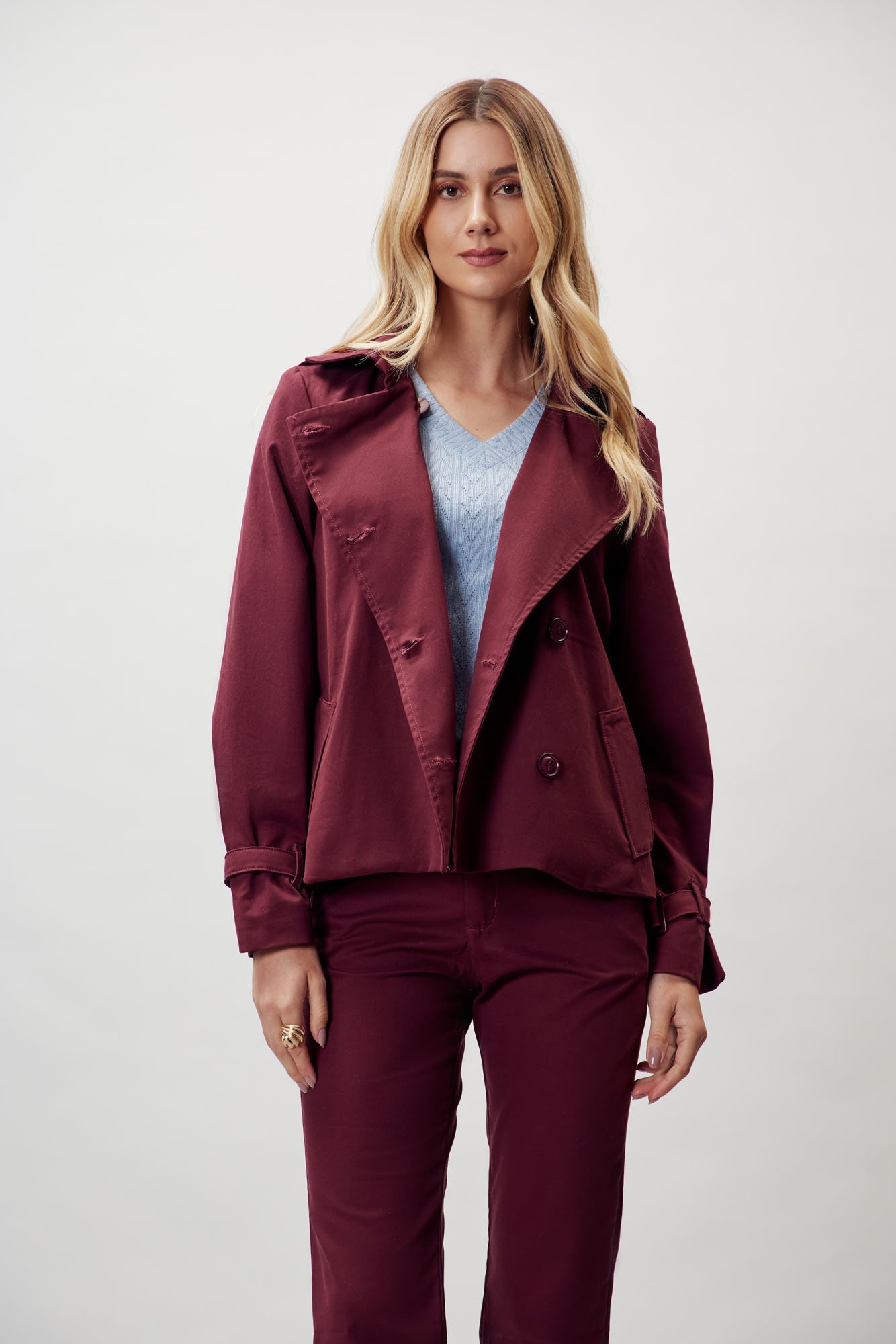 Casaco Feminino Trench Short Com Cinto Flor de Lis