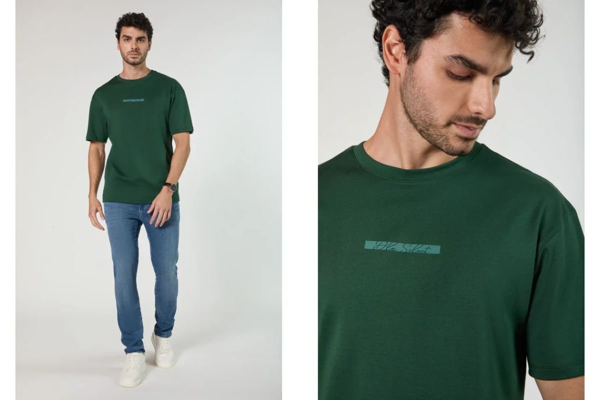 modelo com calca jeans e camiseta verde
