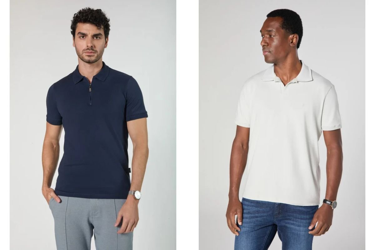 modelos usando camisa polo azul escuro e branco