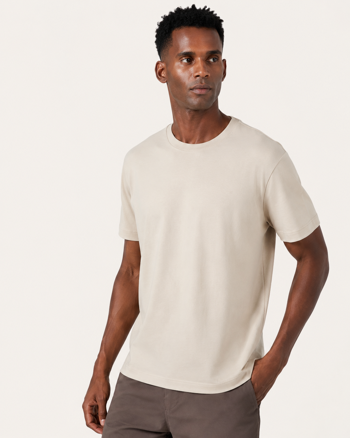 Modelo usando camiseta Cotton Pmax